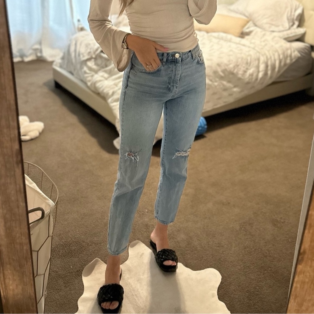 ZARA HIGH WAISTED JEANS